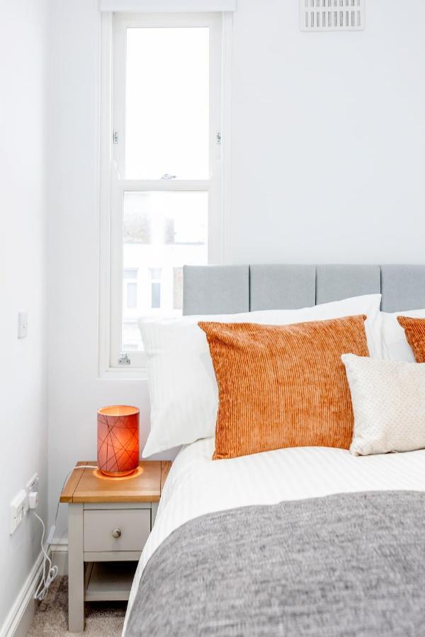 Bright & Modern 2-Bed Notting Hill Apartment Londra Dış mekan fotoğraf